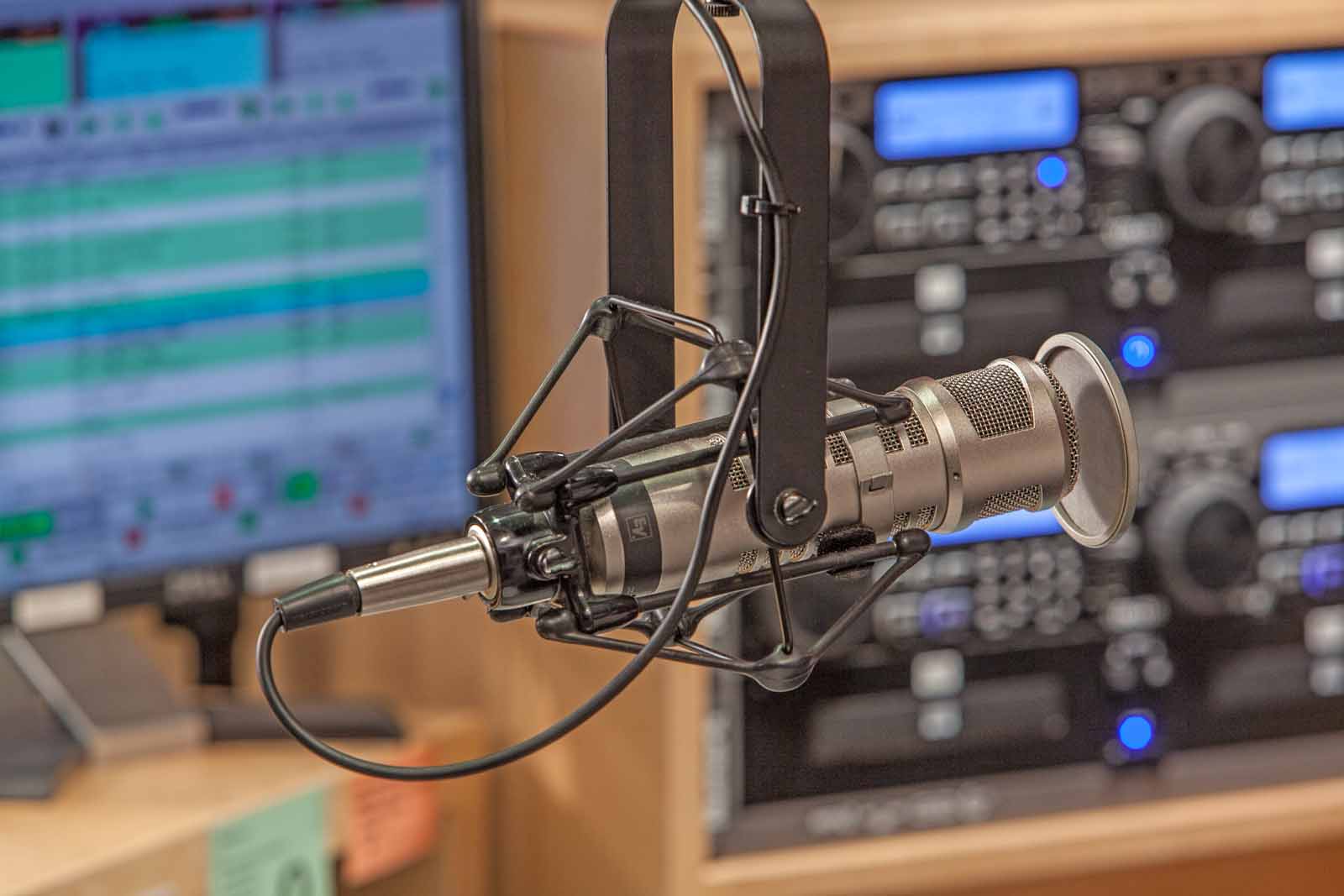 pop fm